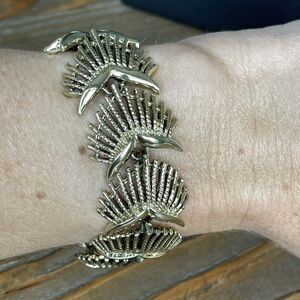 Coro Pegasus Textured Openwork Panel Link Fishbone Fan Shaped Bracelet 7" 1950’s